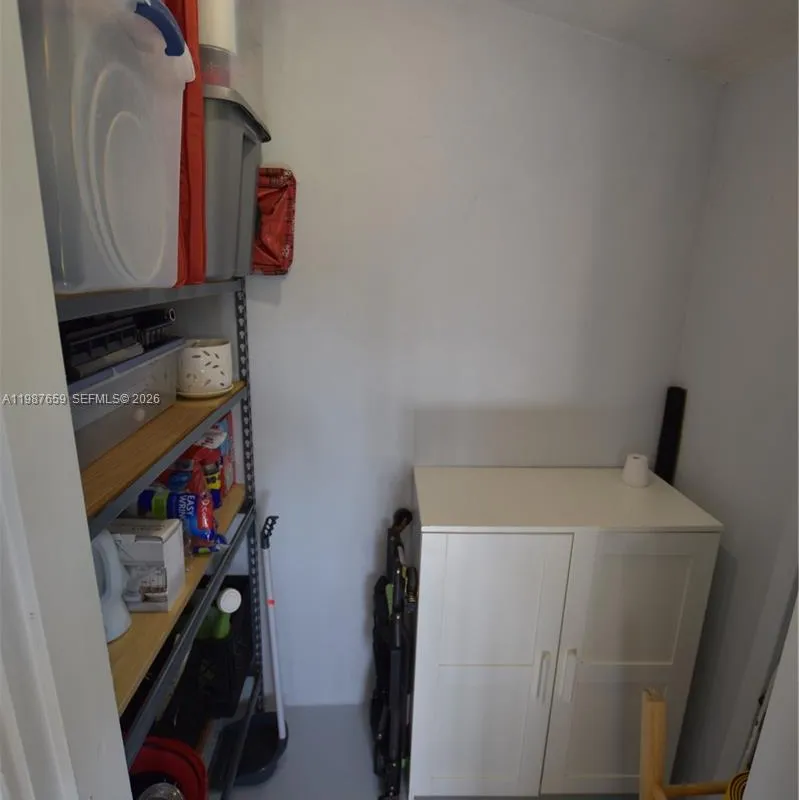 2572 E Emory Dr # F, West Palm Beach FL 33415