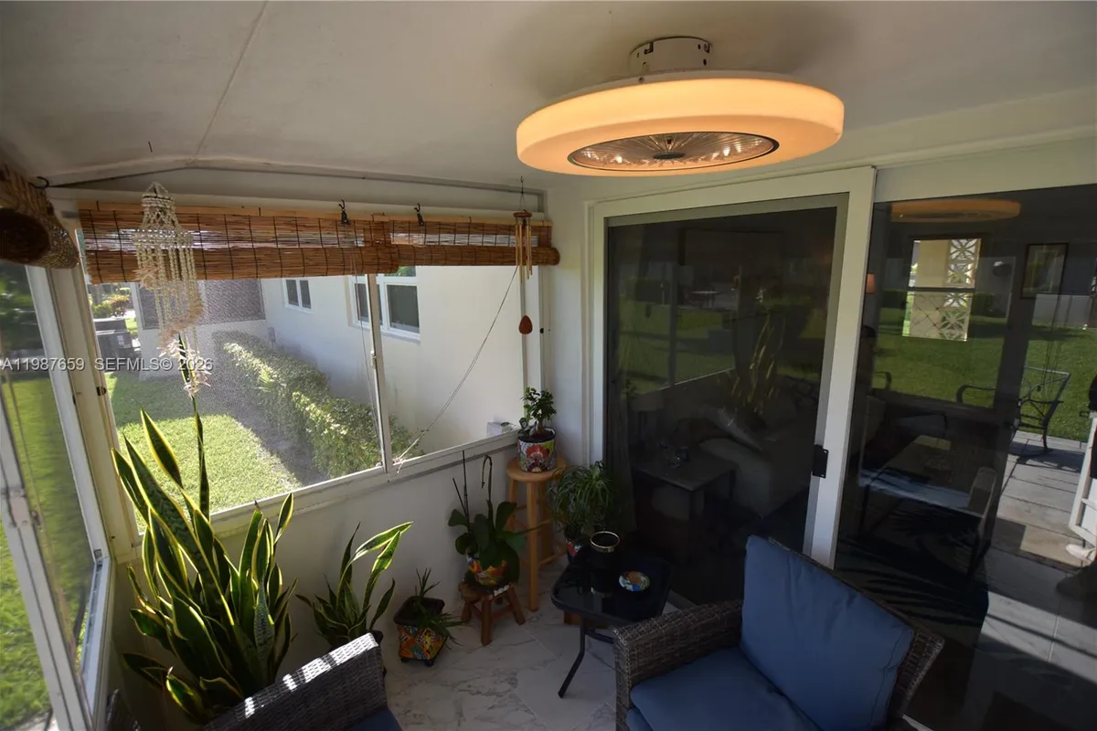 2572 E Emory Dr # F, West Palm Beach FL 33415