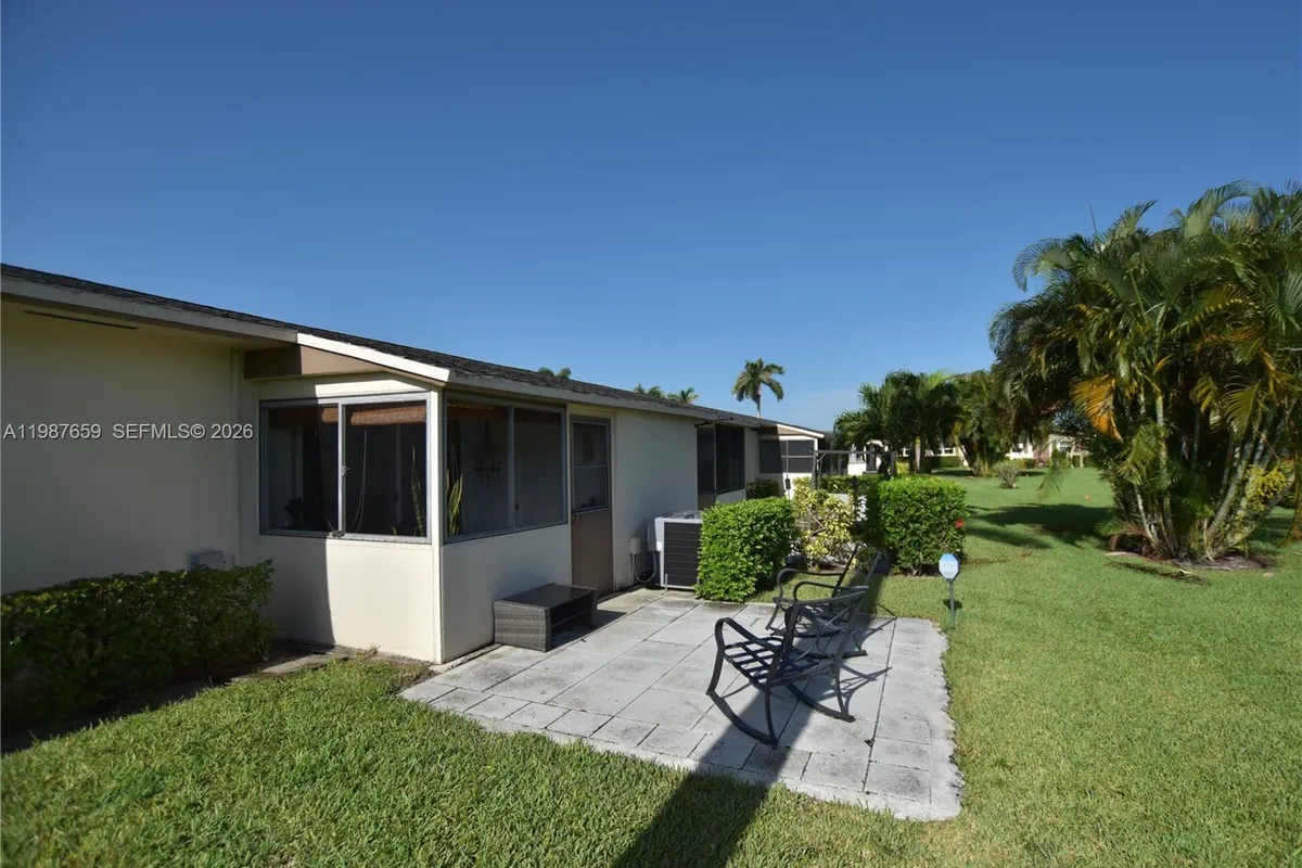2572 E Emory Dr # F, West Palm Beach FL 33415