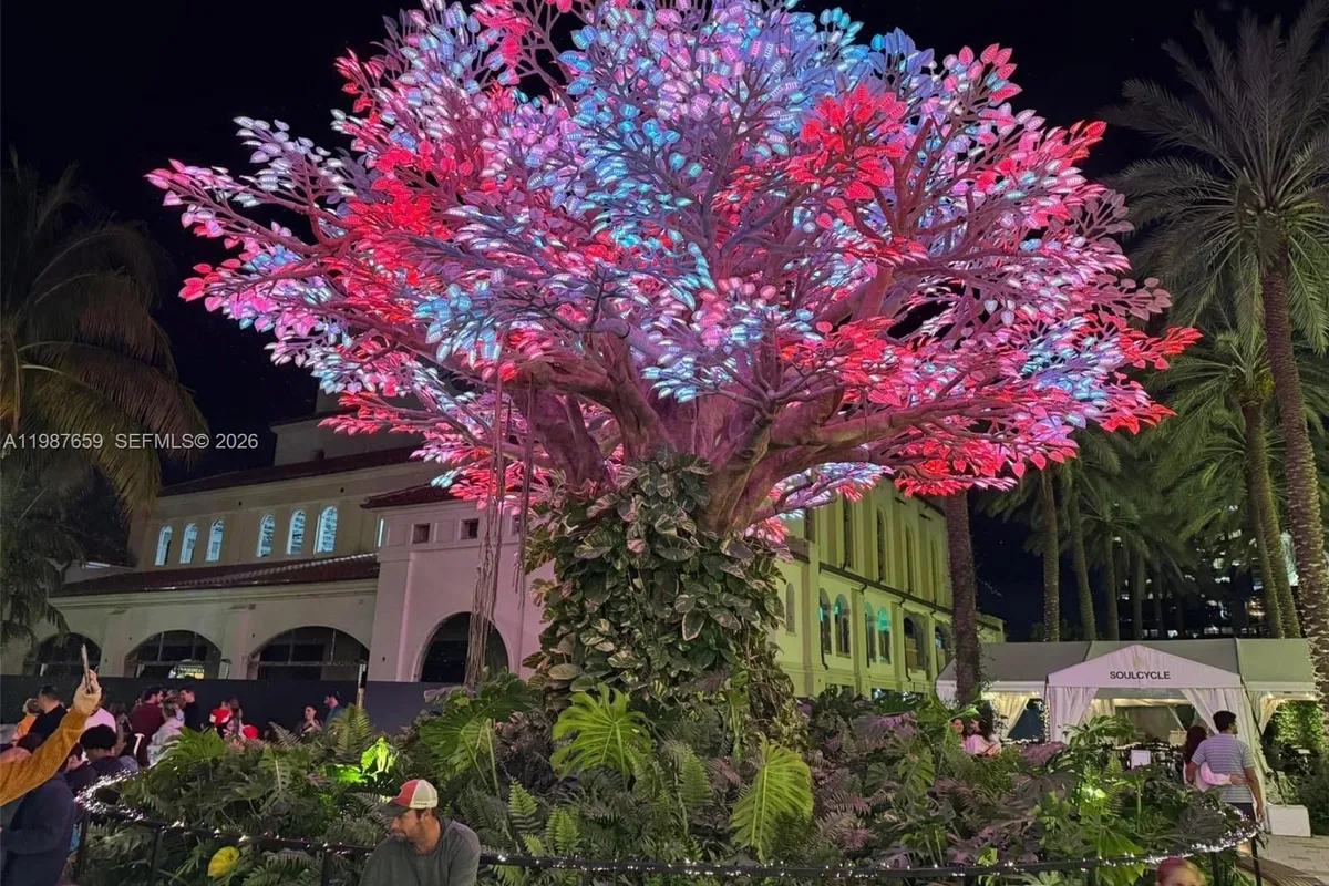 2572 E Emory Dr # F, West Palm Beach FL 33415