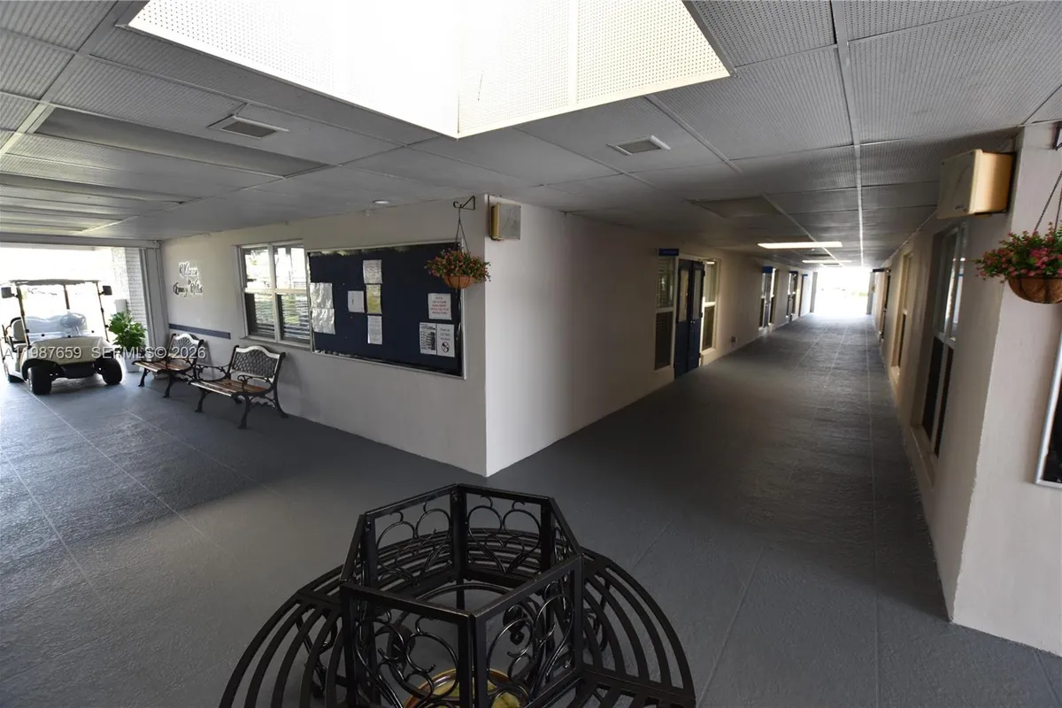 2572 E Emory Dr # F, West Palm Beach FL 33415