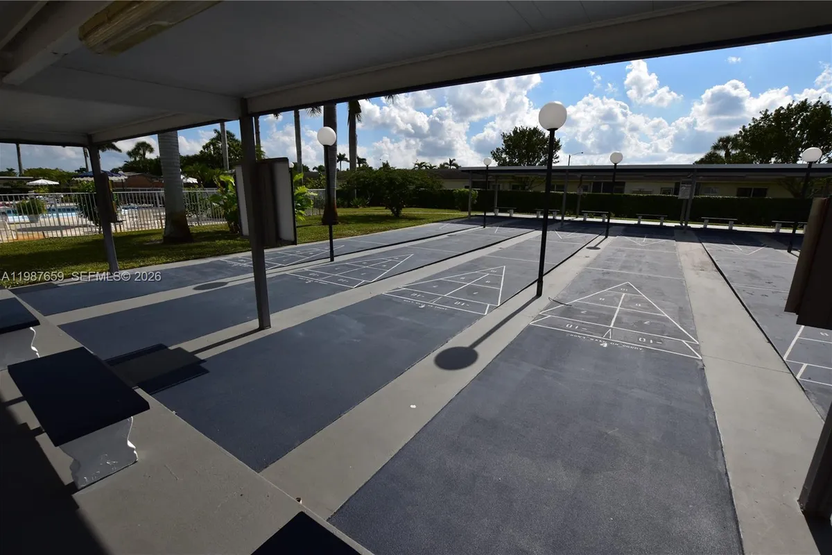 2572 E Emory Dr # F, West Palm Beach FL 33415