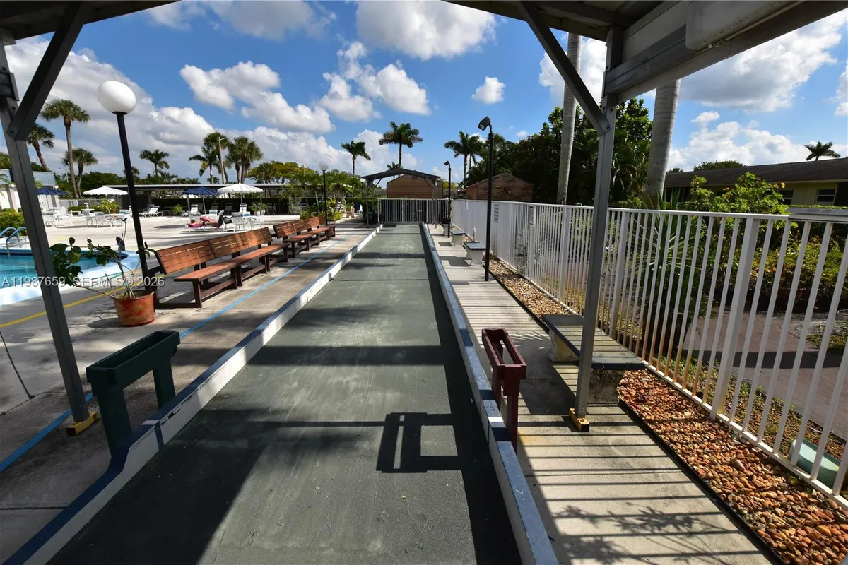 2572 E Emory Dr # F, West Palm Beach FL 33415