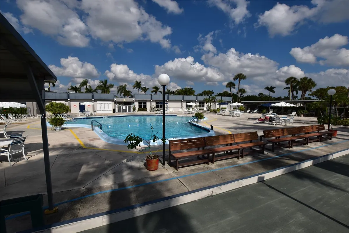 2572 E Emory Dr # F, West Palm Beach FL 33415