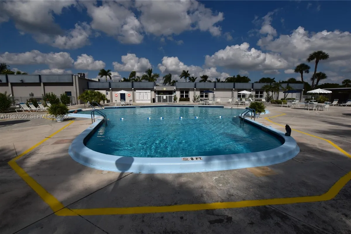 2572 E Emory Dr # F, West Palm Beach FL 33415