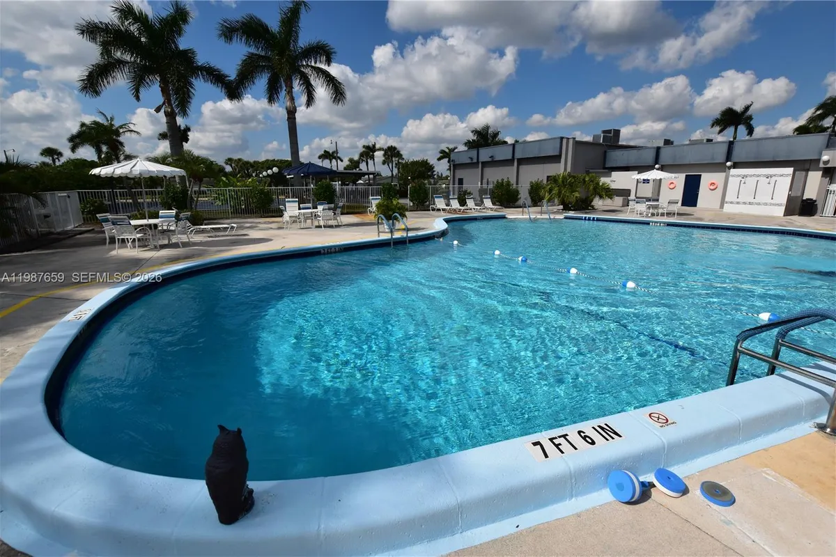 2572 E Emory Dr # F, West Palm Beach FL 33415