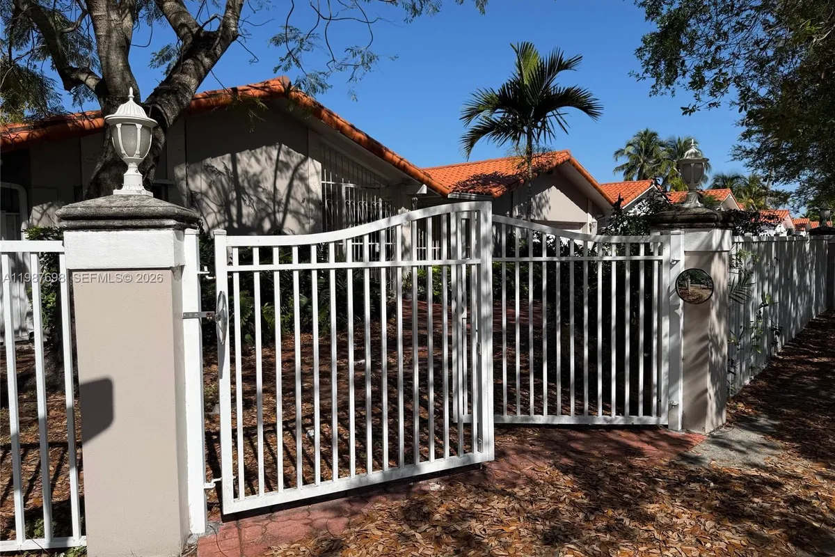 1220 SW 103rd Ct, Miami FL 33174