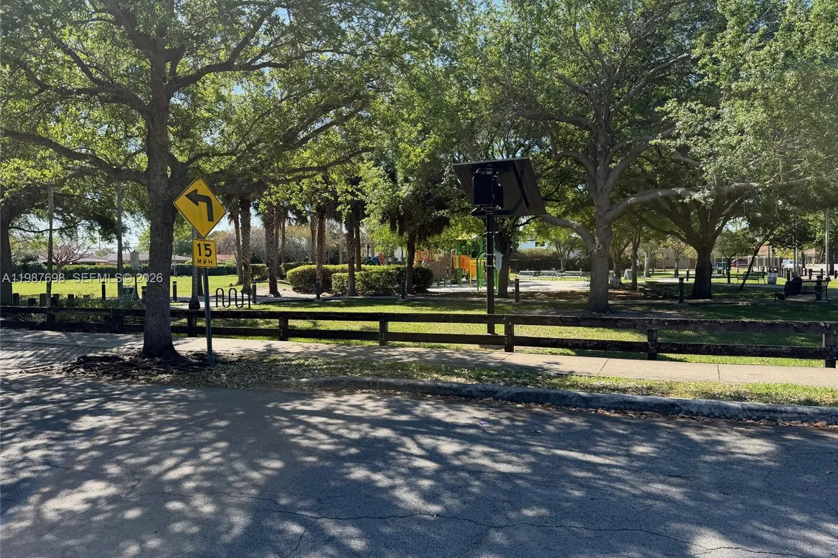 1220 SW 103rd Ct, Miami FL 33174