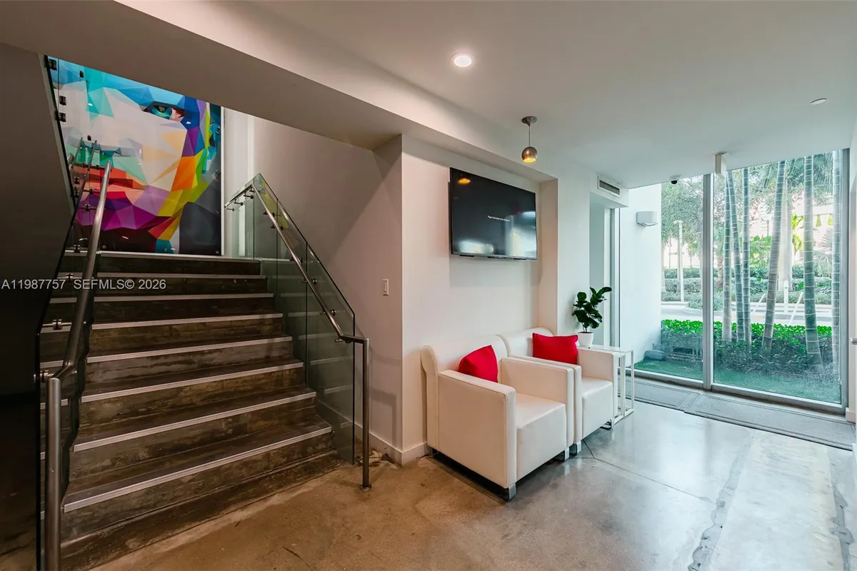 350 S Miami Avenue, Miami FL 33130