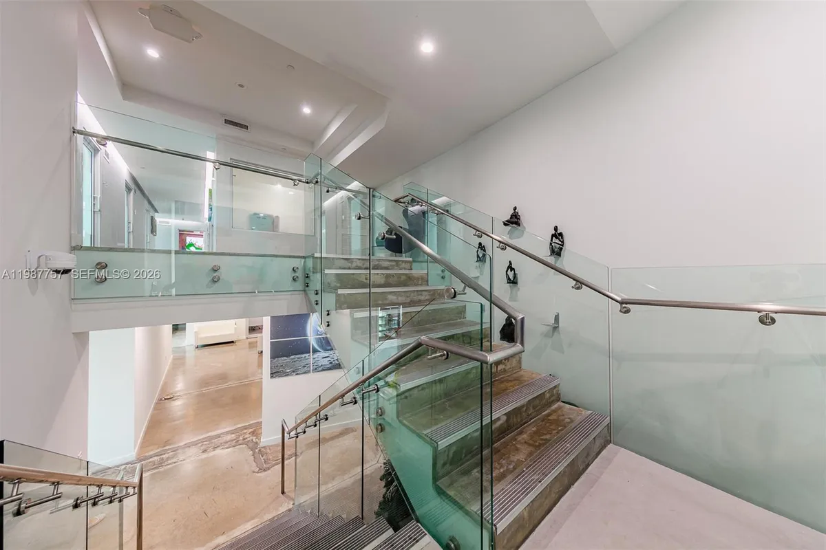 350 S Miami Avenue, Miami FL 33130