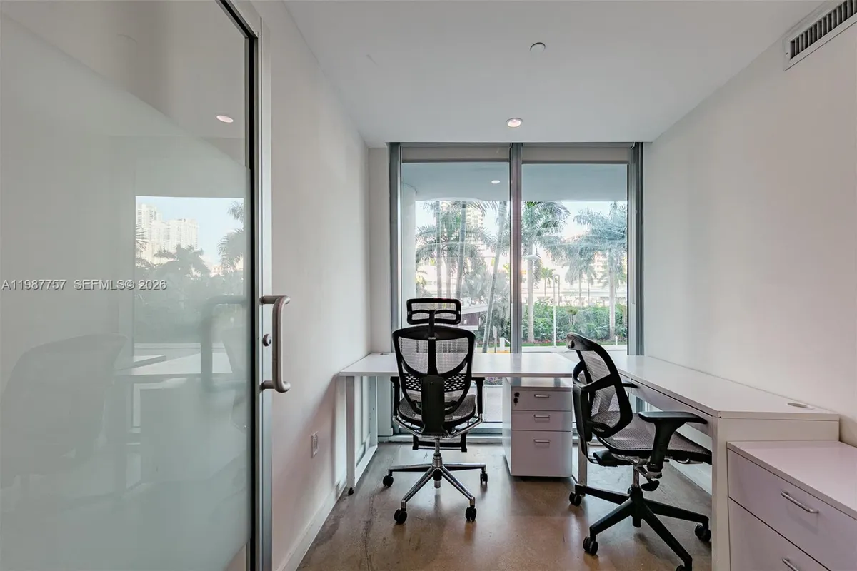 350 S Miami Avenue, Miami FL 33130