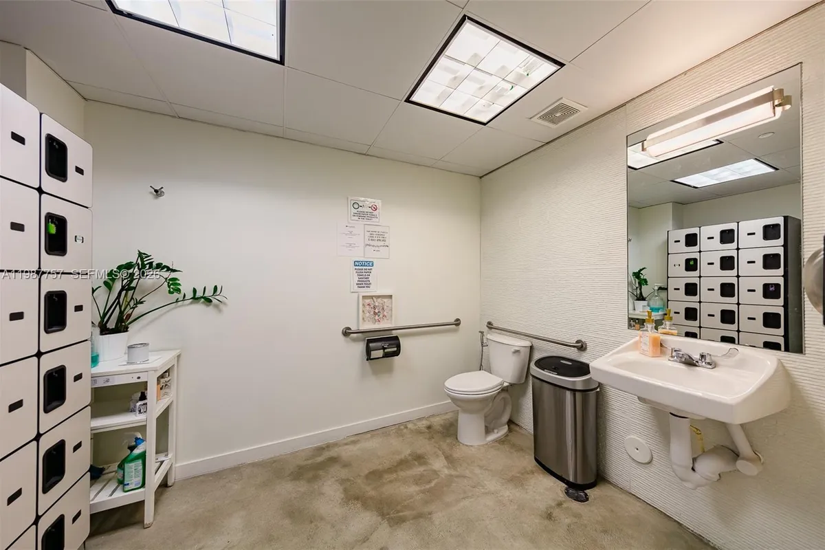 350 S Miami Avenue, Miami FL 33130